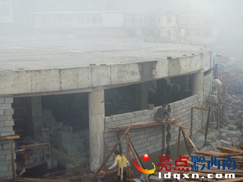 晴隆抗戰(zhàn)文化主題廣場加快建設(shè).jpg