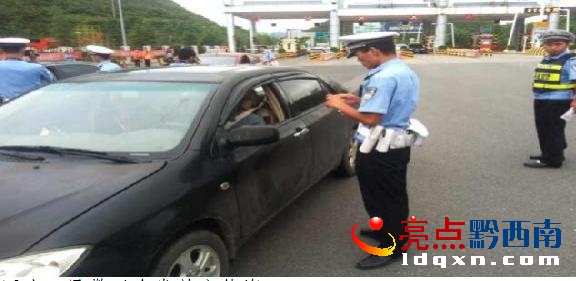 交警1112.jpg
