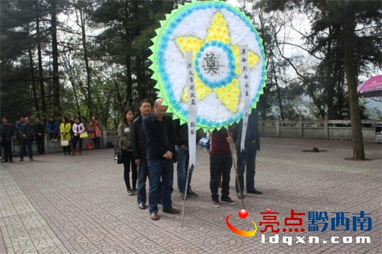 3.31，清明節(jié)掃墓1.jpg