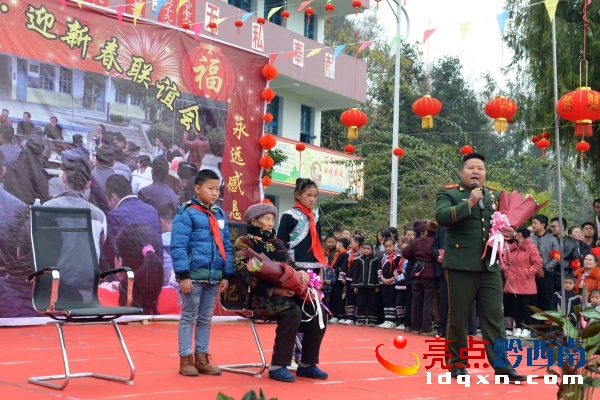 8.情親演唱《母親》.演唱者.王凱.JPG