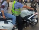 興義交警助力中考考生：分秒必爭 你的未來我守護(圖)